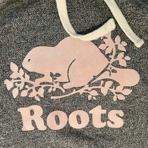 Roots Woman’s Pullover Hoodie Size Medium
